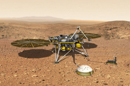 Les panneaux solaires poussiereux d'InSight (Crédits photo : NASA)